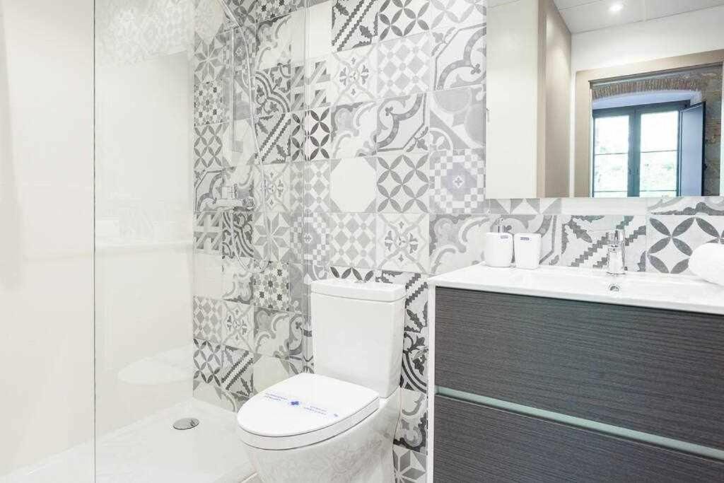 Sleep & Stay Home With Balcony Bonaventura 3 ชีโรนา ภายนอก รูปภาพ